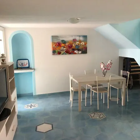 Casa Cucurullo Прочида